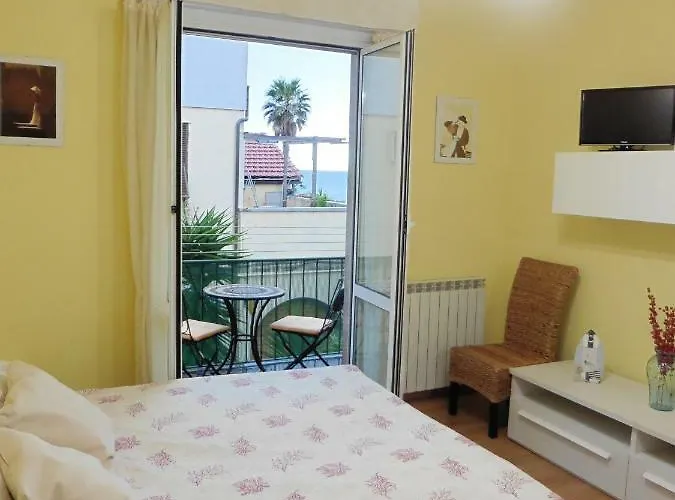 Raffaello - 50 M From The Sea - Wifi * Savona