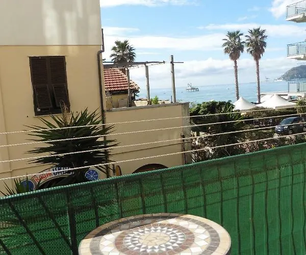 Raffaello - 50 M From The Sea - Wifi Apartman