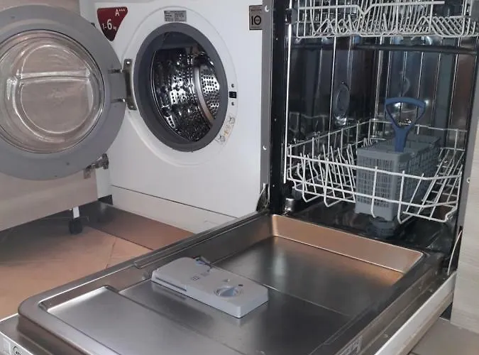 Raffaello - 50 M From The Sea - Wifi Apartman *